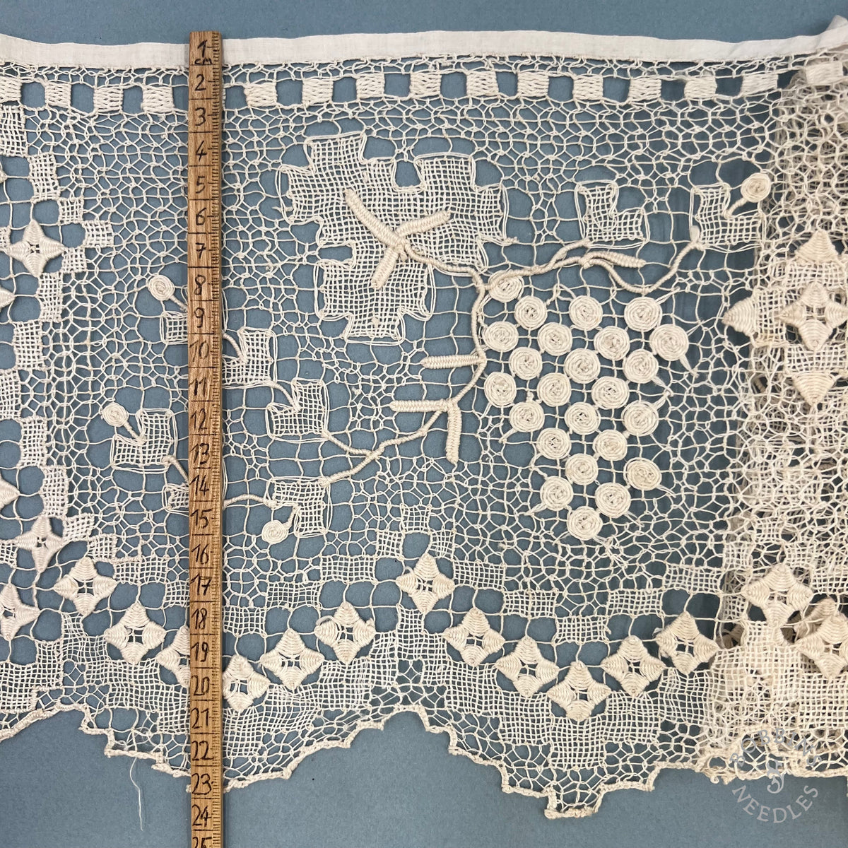 Antique Handmade Religious Lace Border – Grapes & Crosses – 630 × 25 cm