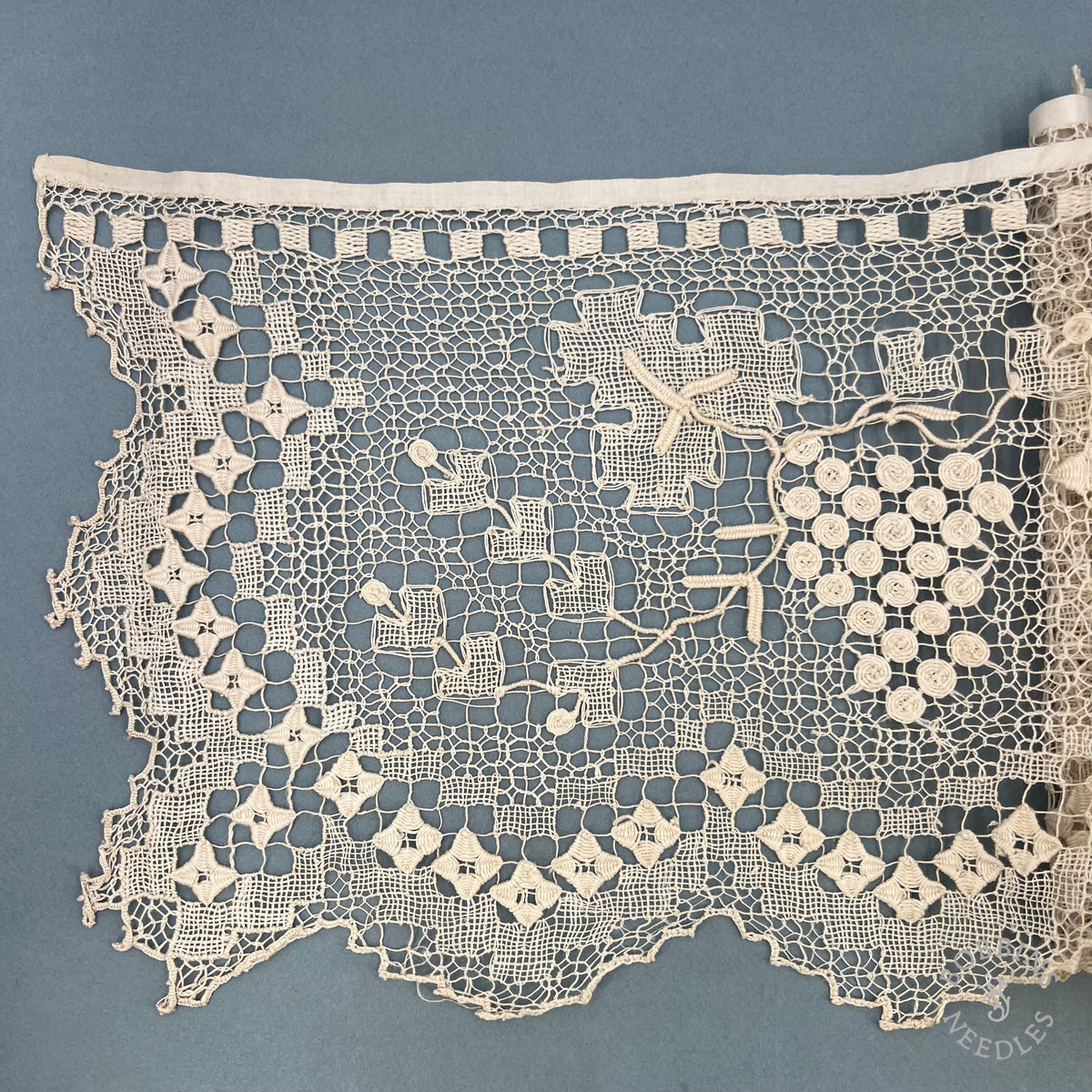 Antique Handmade Religious Lace Border – Grapes & Crosses – 630 × 25 cm