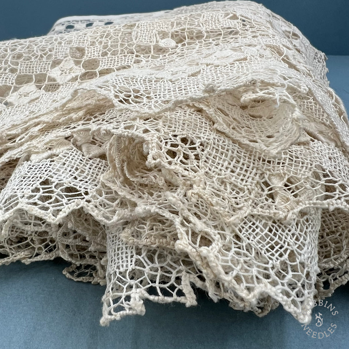 Antique Handmade Religious Lace Border – Grapes & Crosses – 630 × 25 cm
