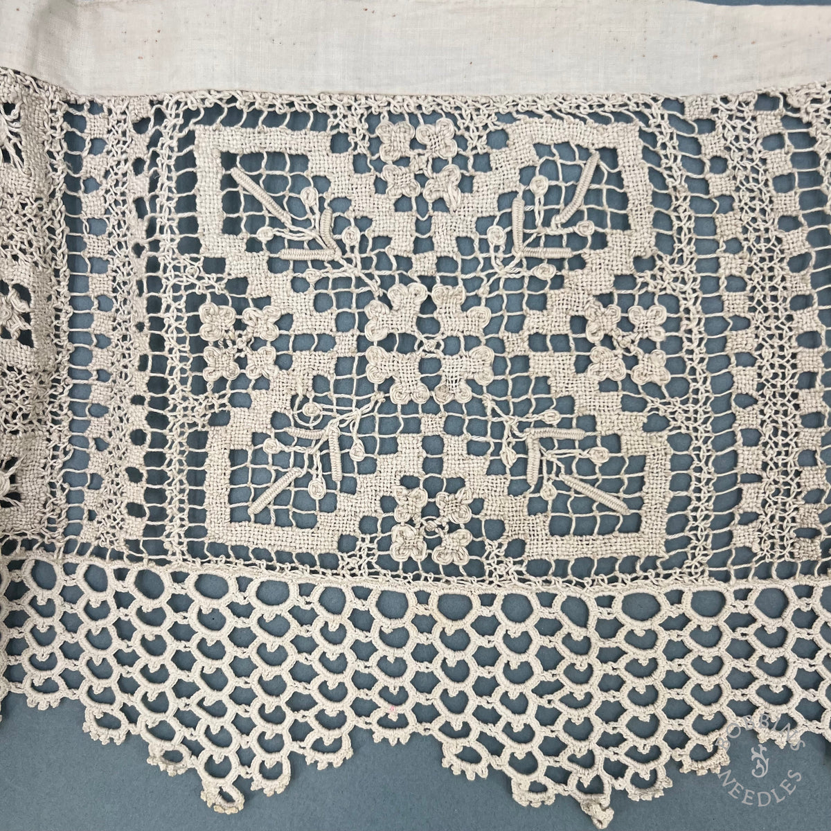 Antique Handmade Filet Lace with Mixed Embroidery Patterns – 320 × 23 cm