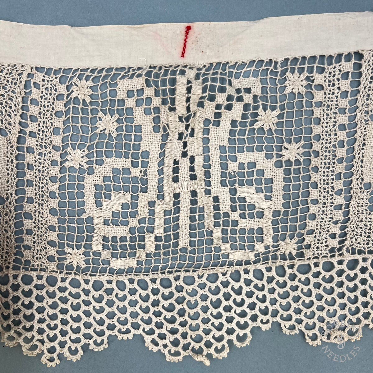 Antique Handmade Filet Lace with Mixed Embroidery Patterns – 320 × 23 cm