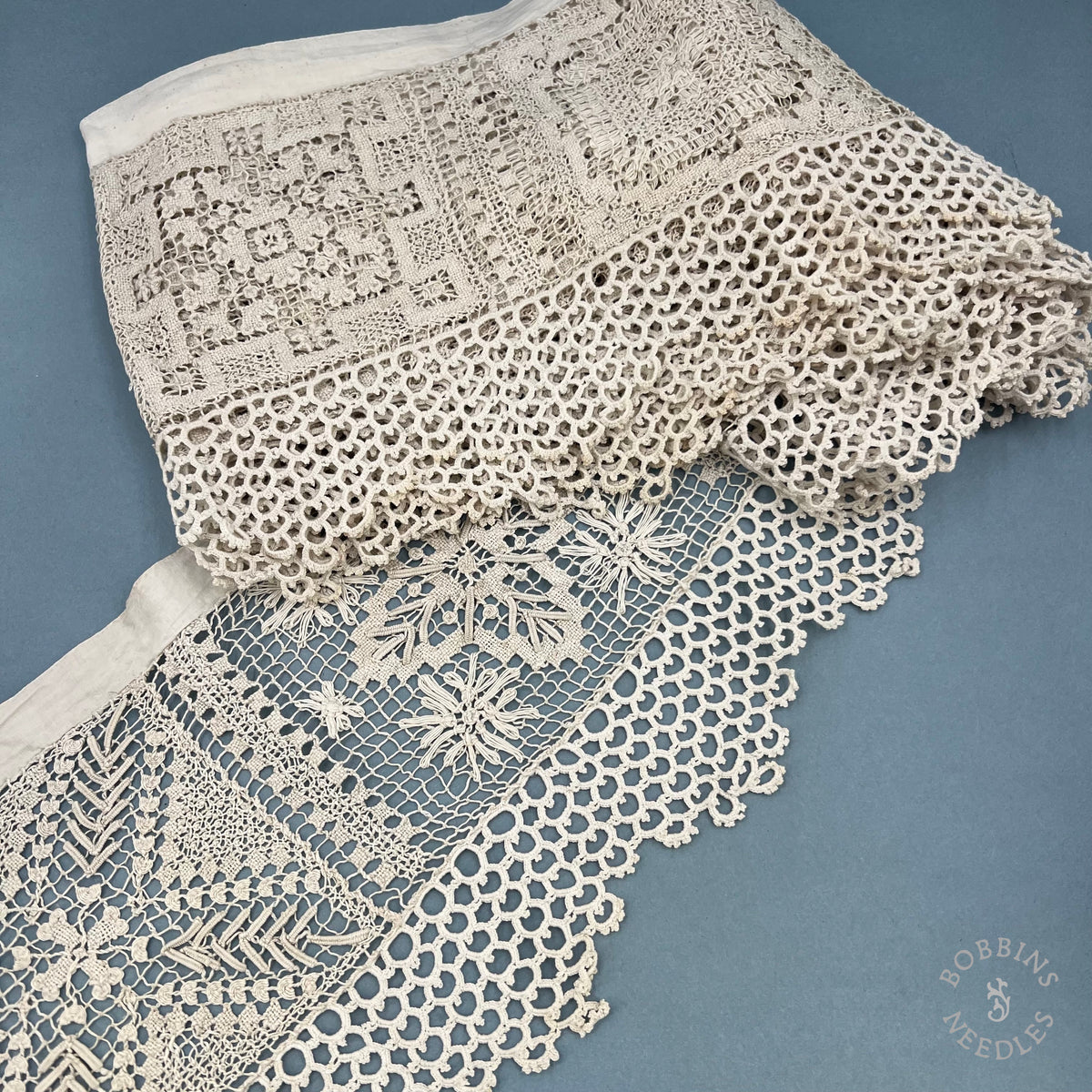 Antique Handmade Filet Lace with Mixed Embroidery Patterns – 320 × 23 cm