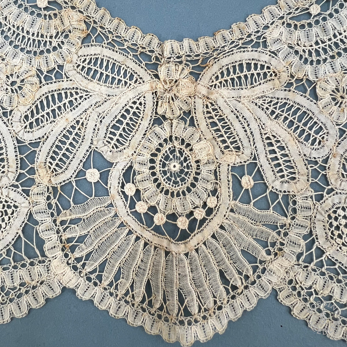 Antique Collar Lace - Handmade Brussels Duchesse Style