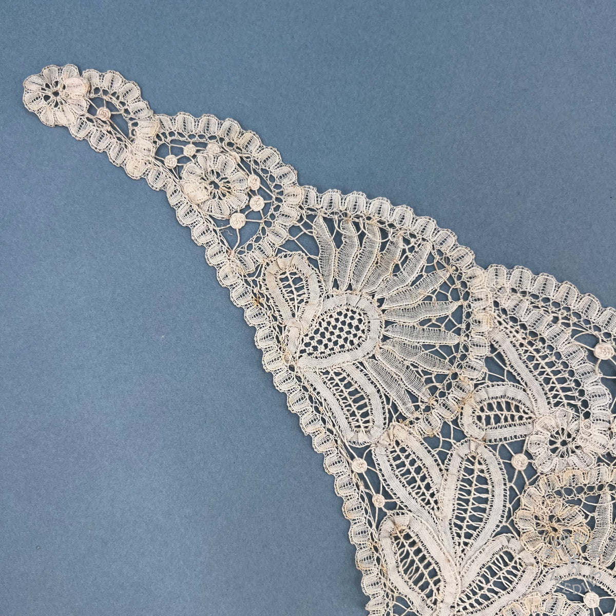 Antique Collar Lace - Handmade Brussels Duchesse Style