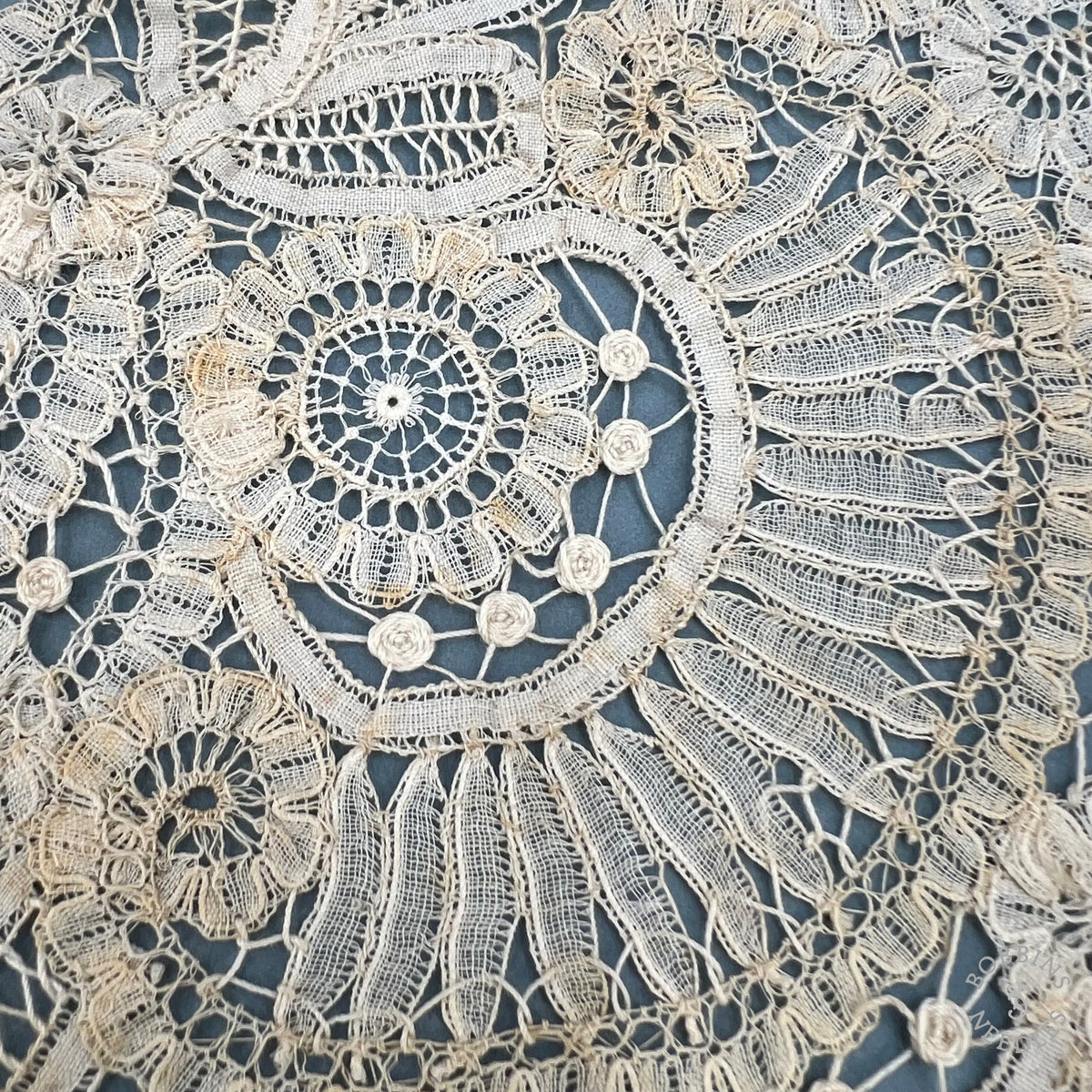 Antique Collar Lace - Handmade Brussels Duchesse Style
