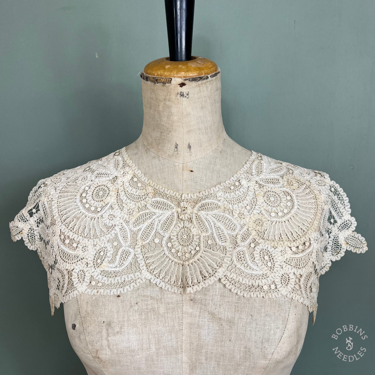 Antique Collar Lace - Handmade Brussels Duchesse Style