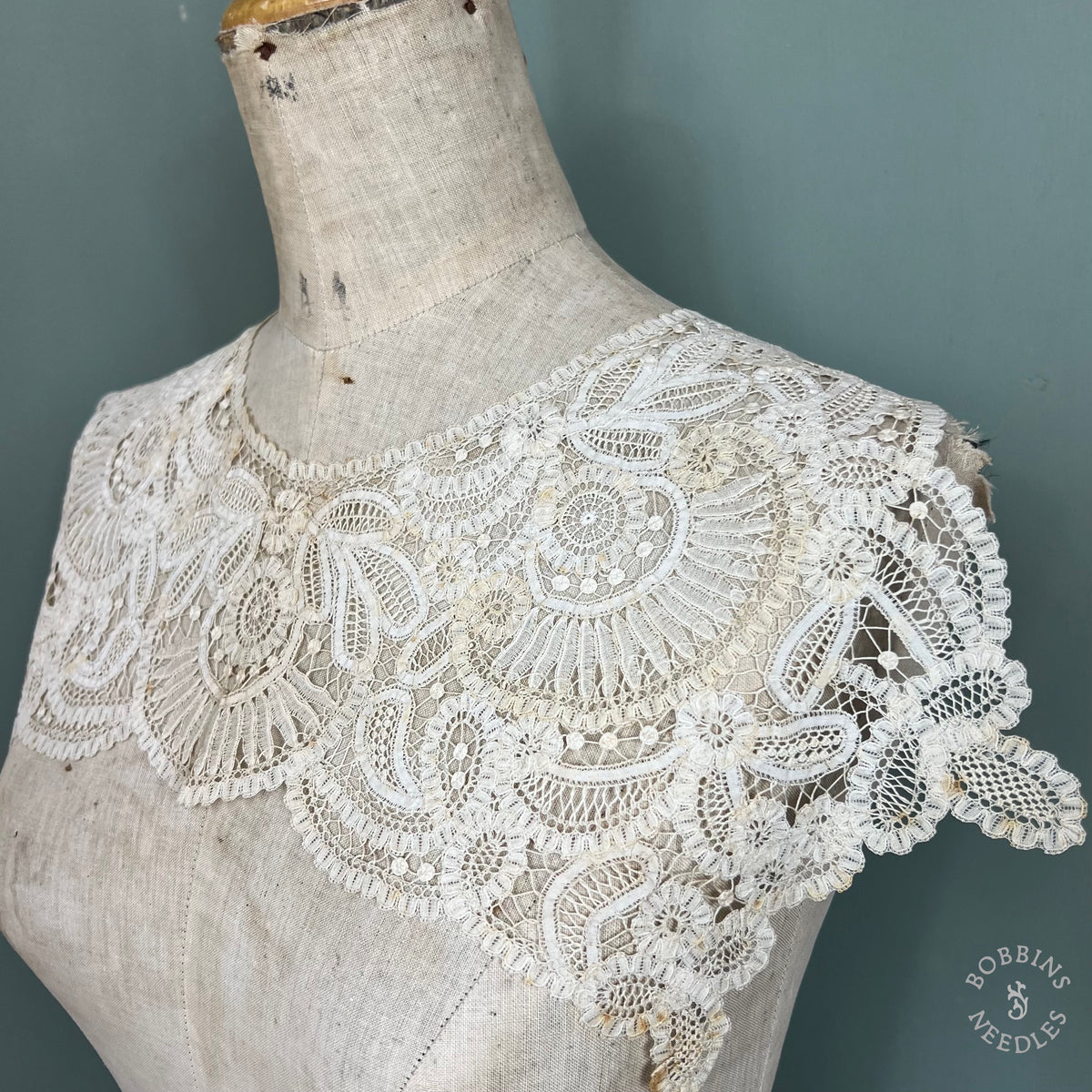Antique Collar Lace - Handmade Brussels Duchesse Style