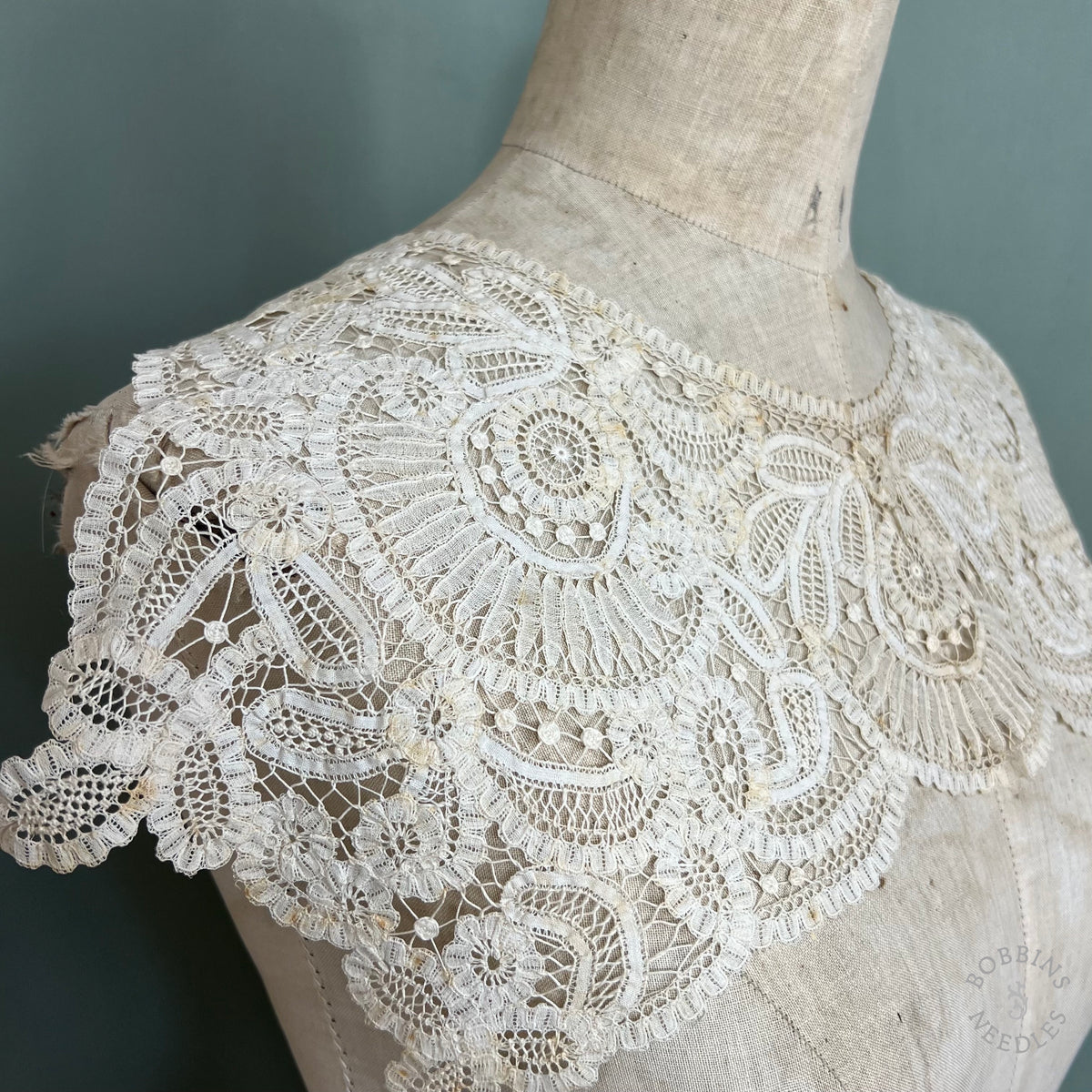 Antique Collar Lace - Handmade Brussels Duchesse Style