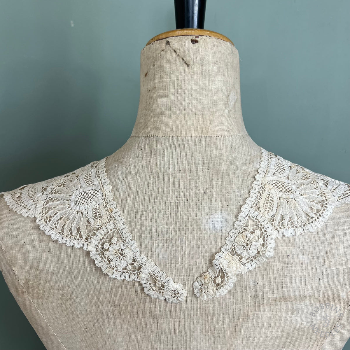 Antique Collar Lace - Handmade Brussels Duchesse Style