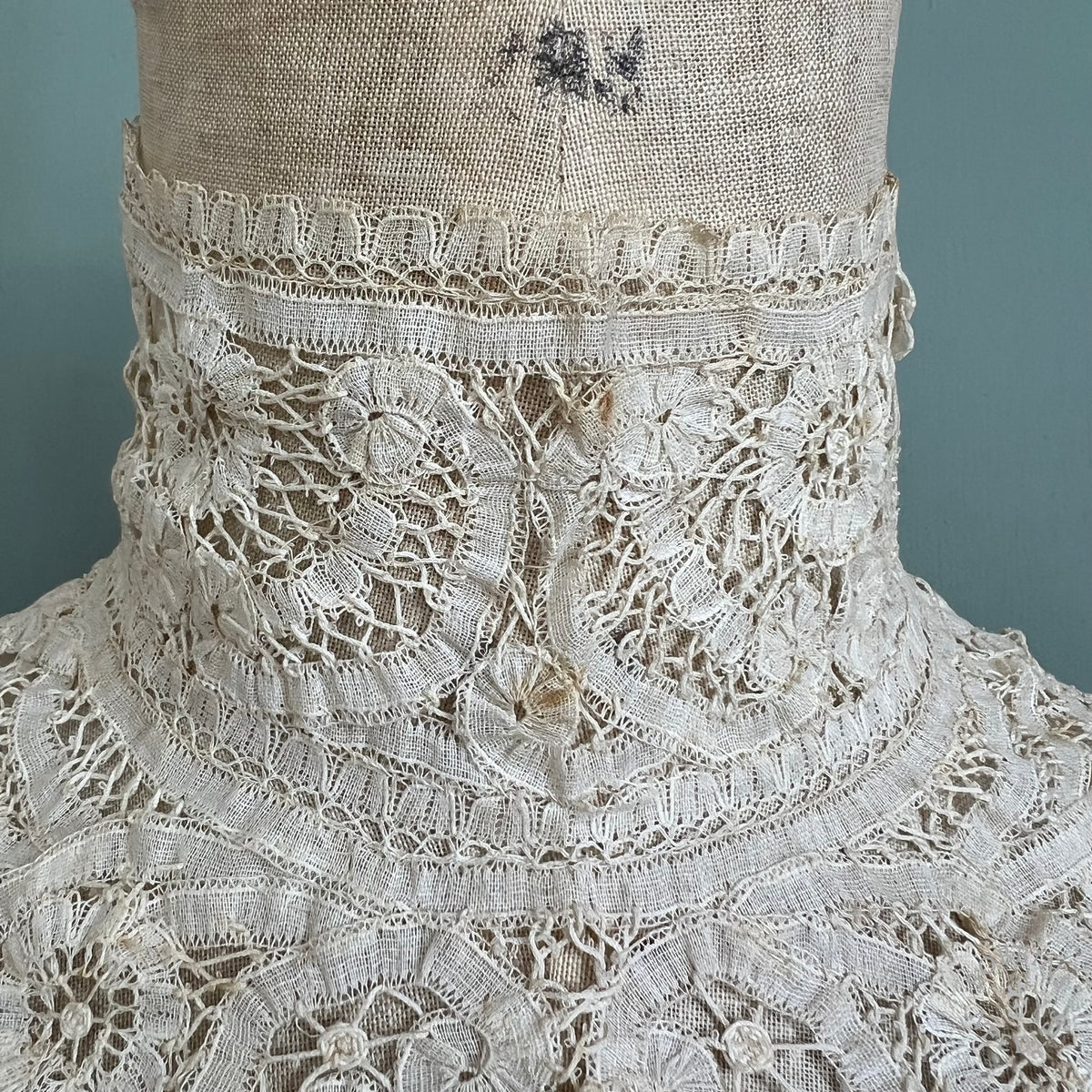Antique Handmade Brussels Duchesse-Style High Neck Lace Collar