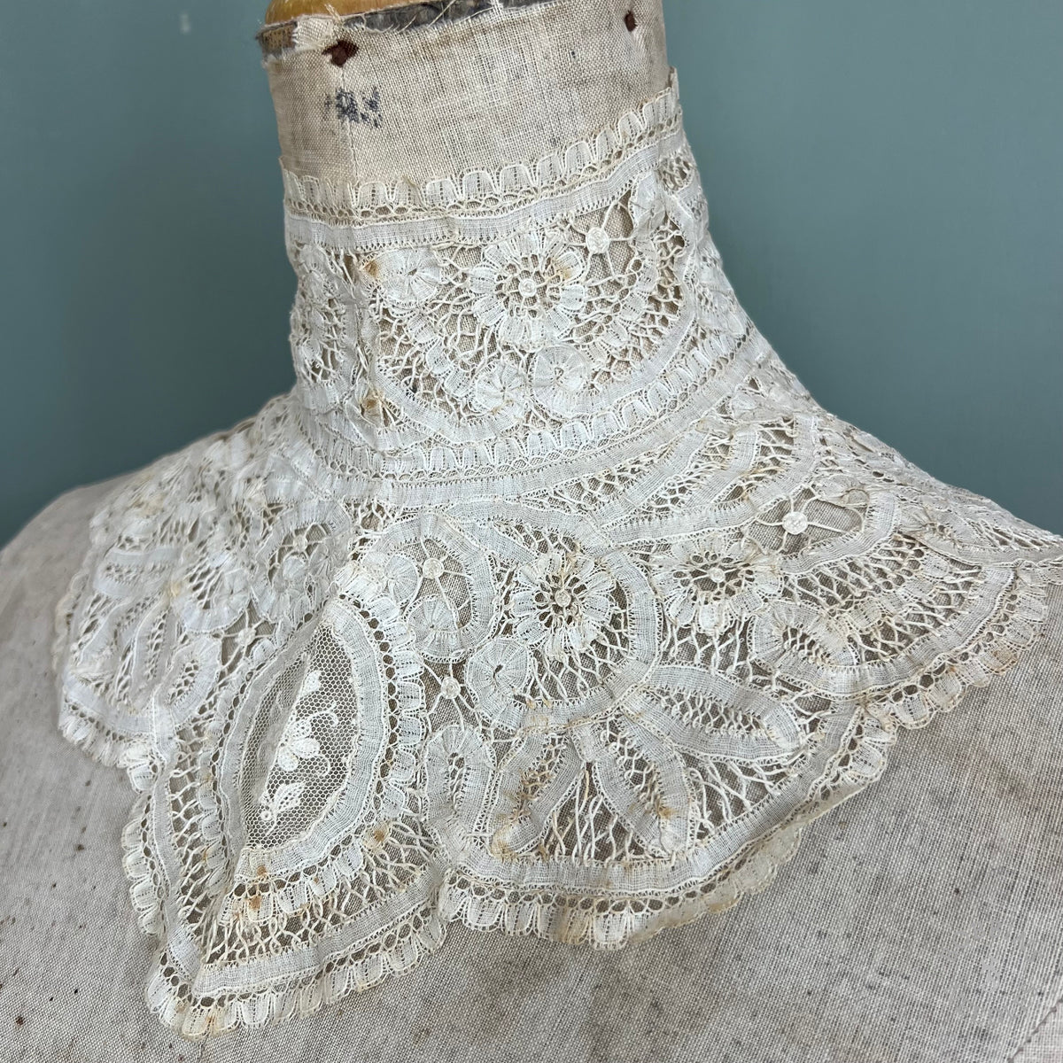 Antique Handmade Brussels Duchesse-Style High Neck Lace Collar