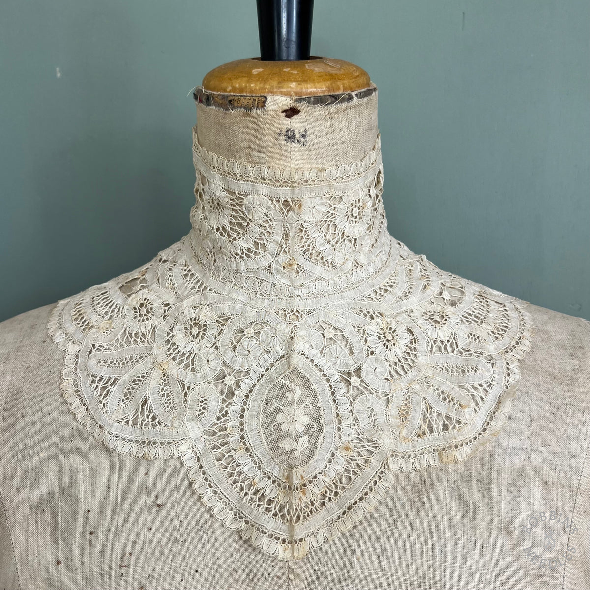Antique Handmade Brussels Duchesse-Style High Neck Lace Collar