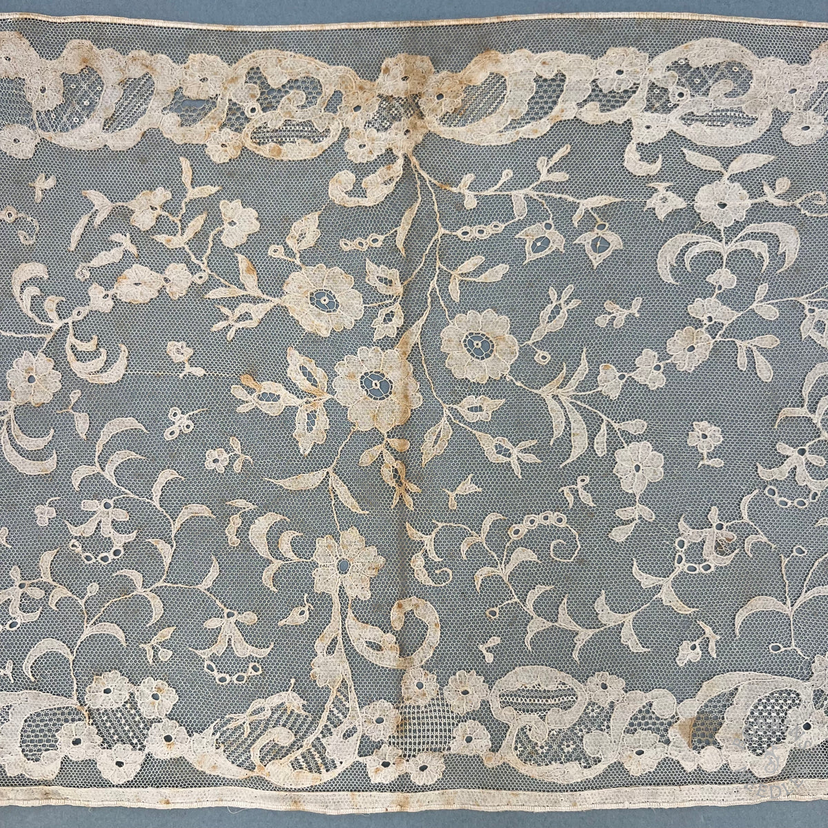 Antique Brussels Appliqué Style Lace Insertion – 46 × 23 cm