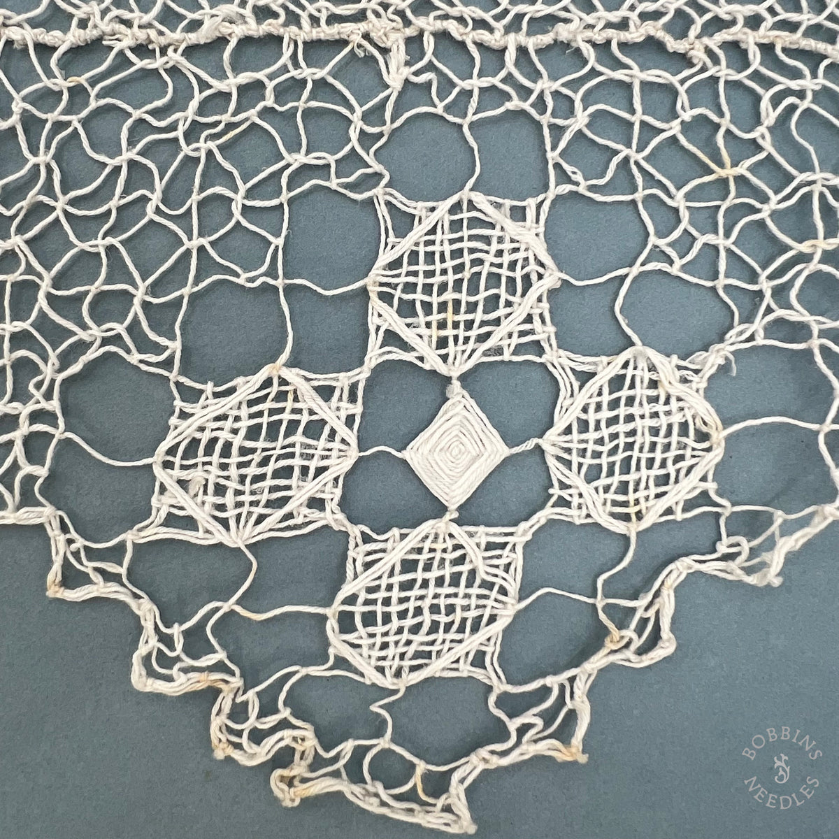 Antique Handmade Religious Net Lace Border with Cross Motifs – 336 × 23 cm