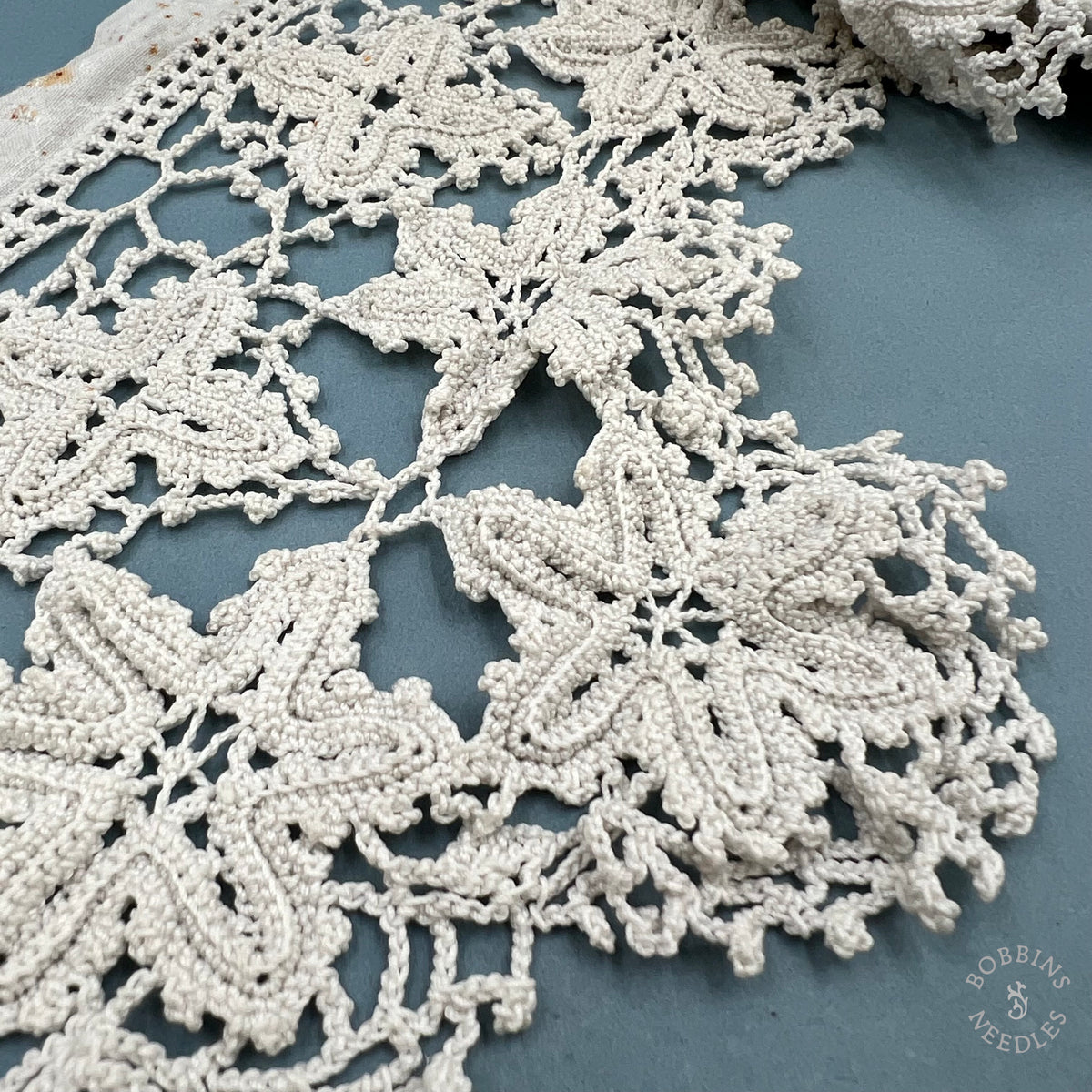 Antique Handmade Irish Crochet Altar Lace Border – 327 × 20 cm
