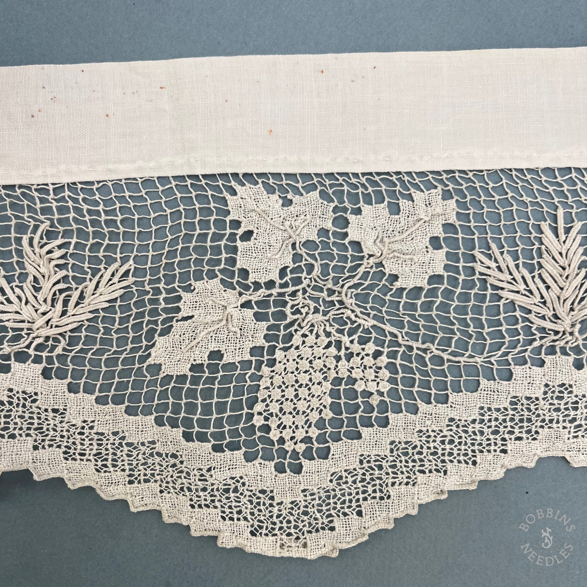Antique Handmade Religious Filet Lace Altar Border – 400 × 20 cm