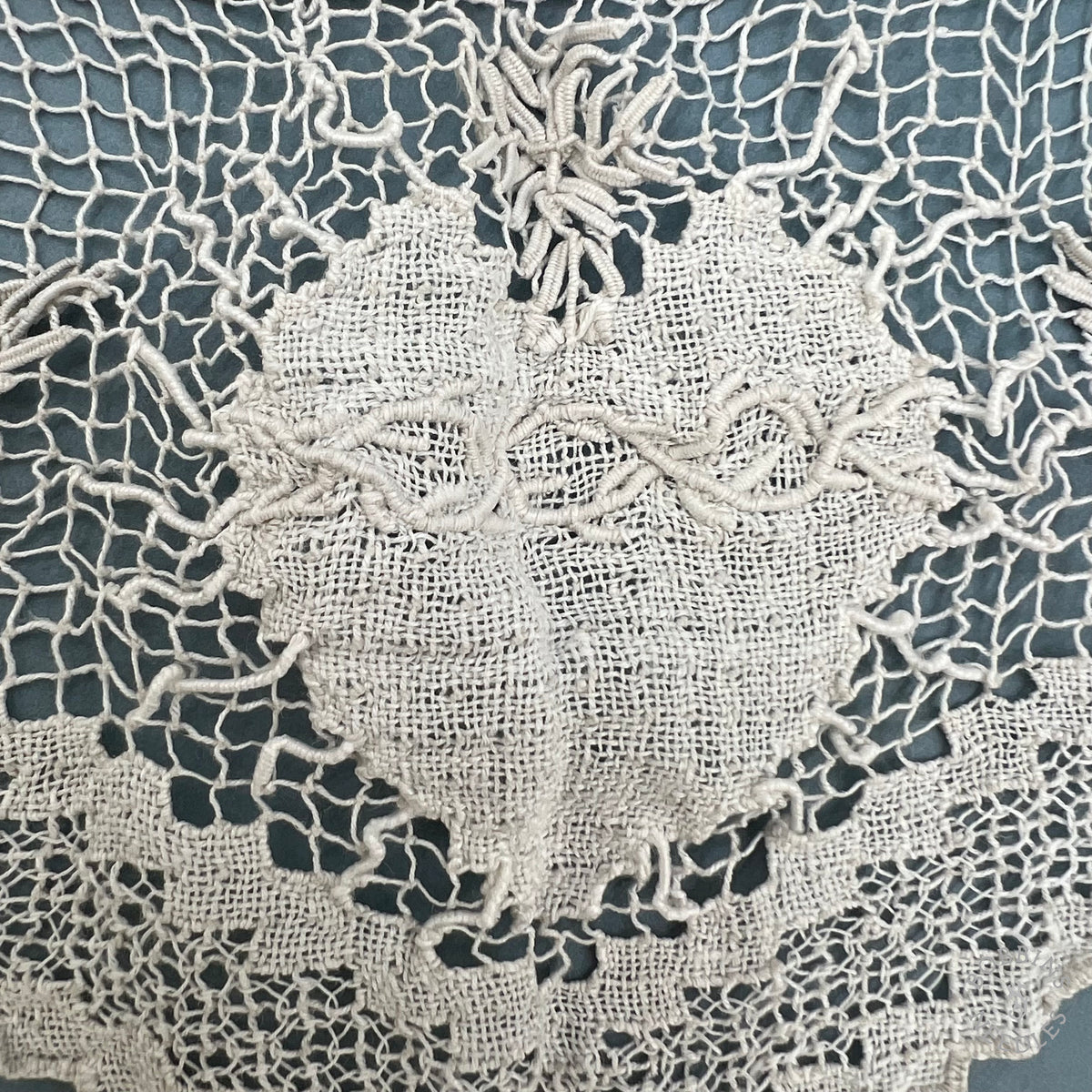 Antique Handmade Religious Filet Lace Altar Border – 400 × 20 cm