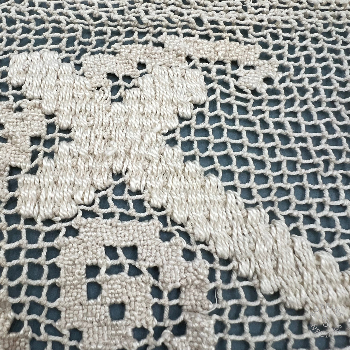 Antique Handmade Filet Crochet Altar Border with Chalice and Crosses – 226 × 18 cm
