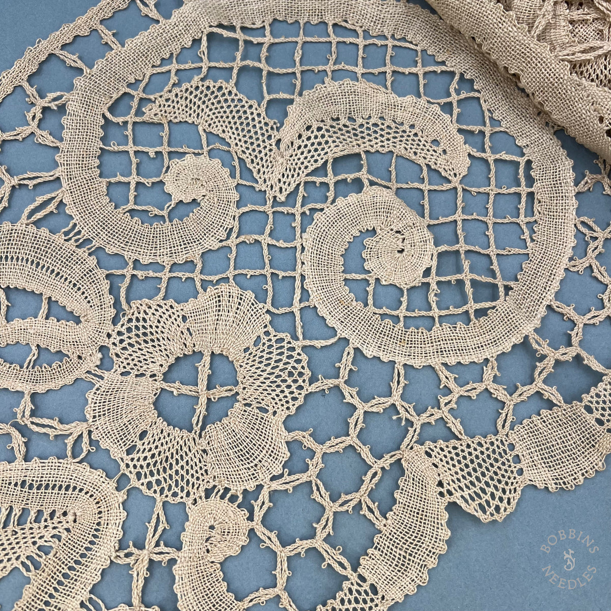 Antique Handmade Wide Lace Border – 4.40m Linen Bobbin Lace