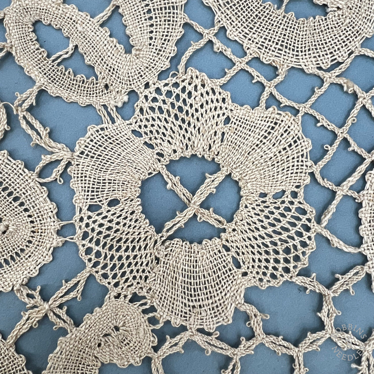 Antique Handmade Wide Lace Border – 4.40m Linen Bobbin Lace