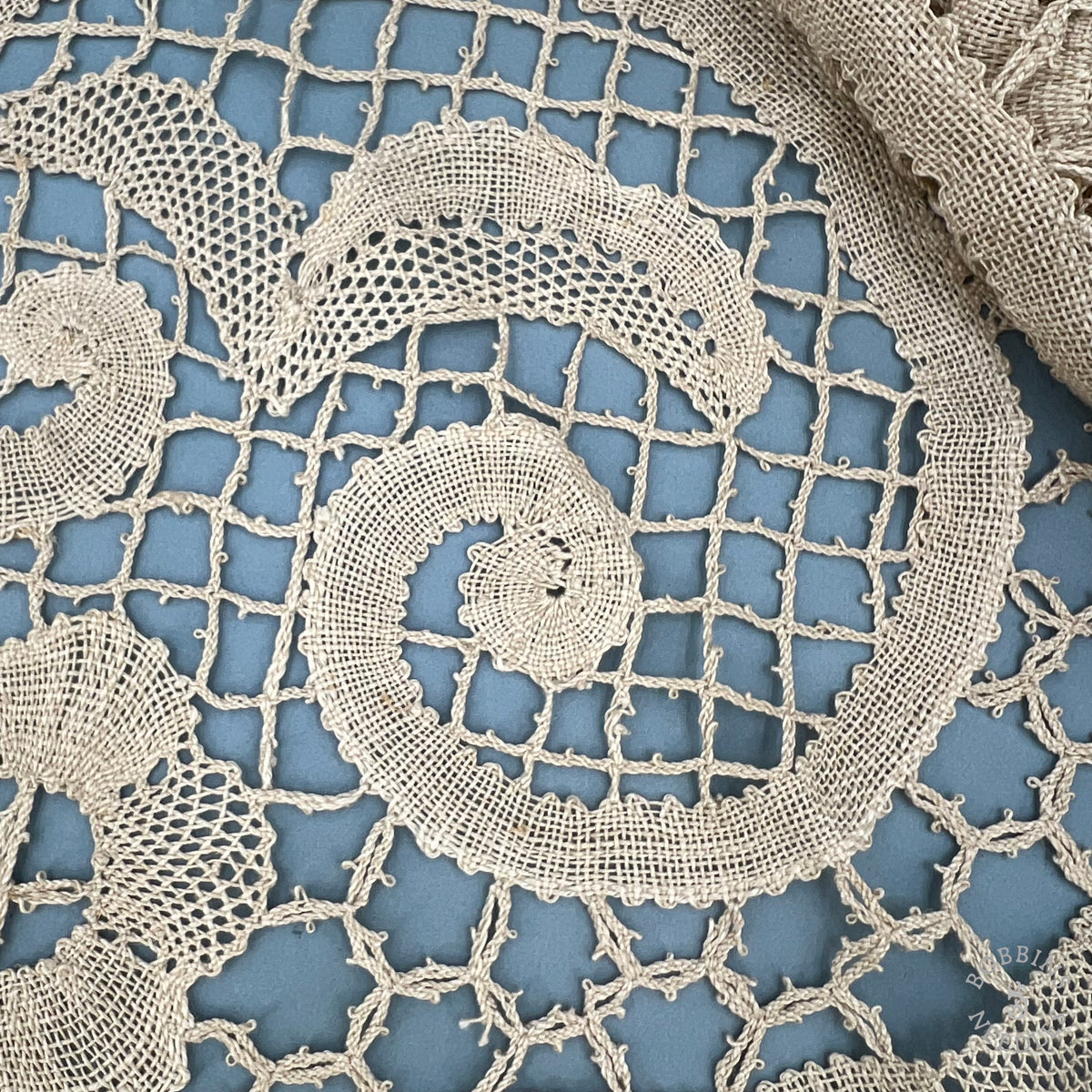 Antique Handmade Wide Lace Border – 4.40m Linen Bobbin Lace