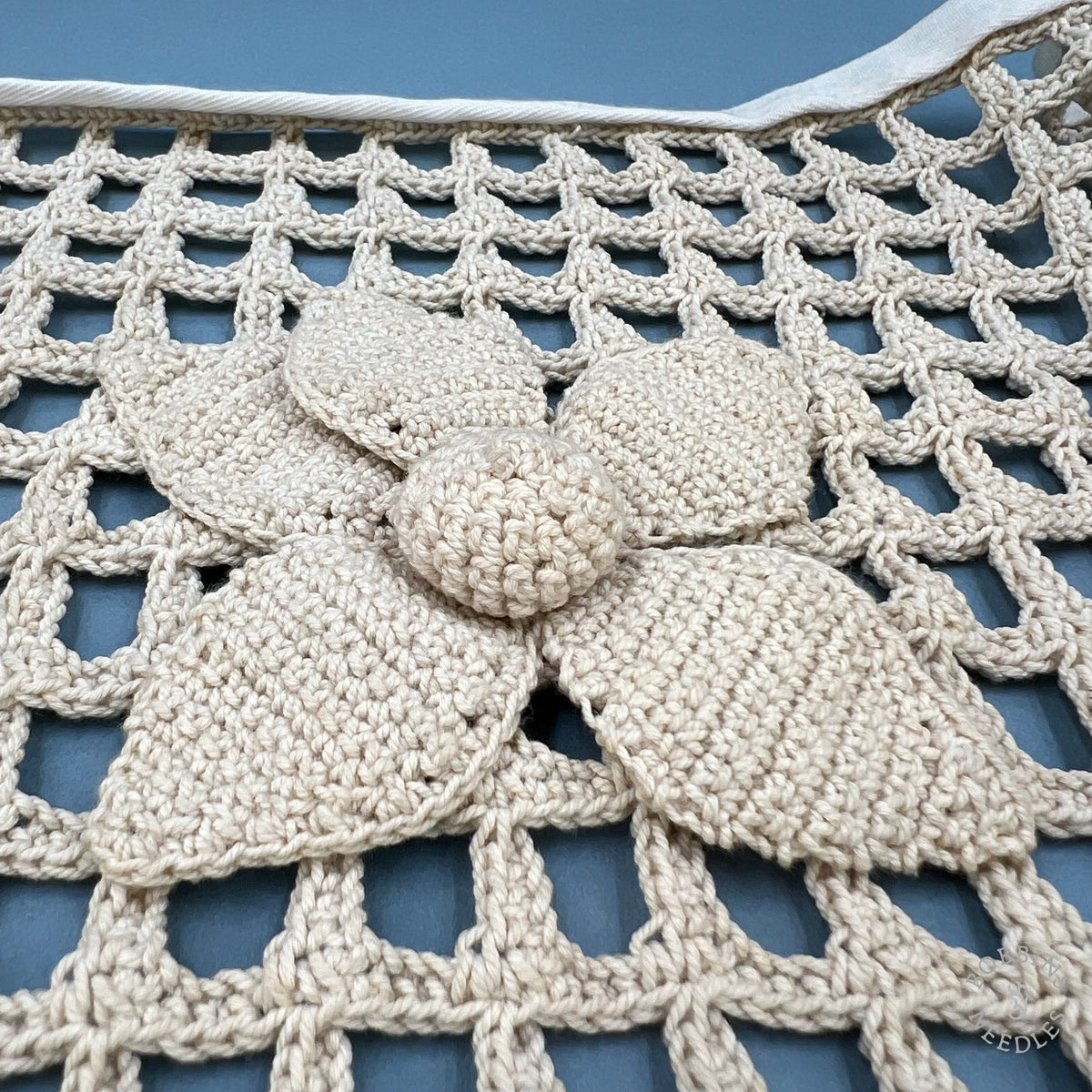 Antique Handmade Crochet Lace Border with Raised Flowers – 175 × 26 cm
