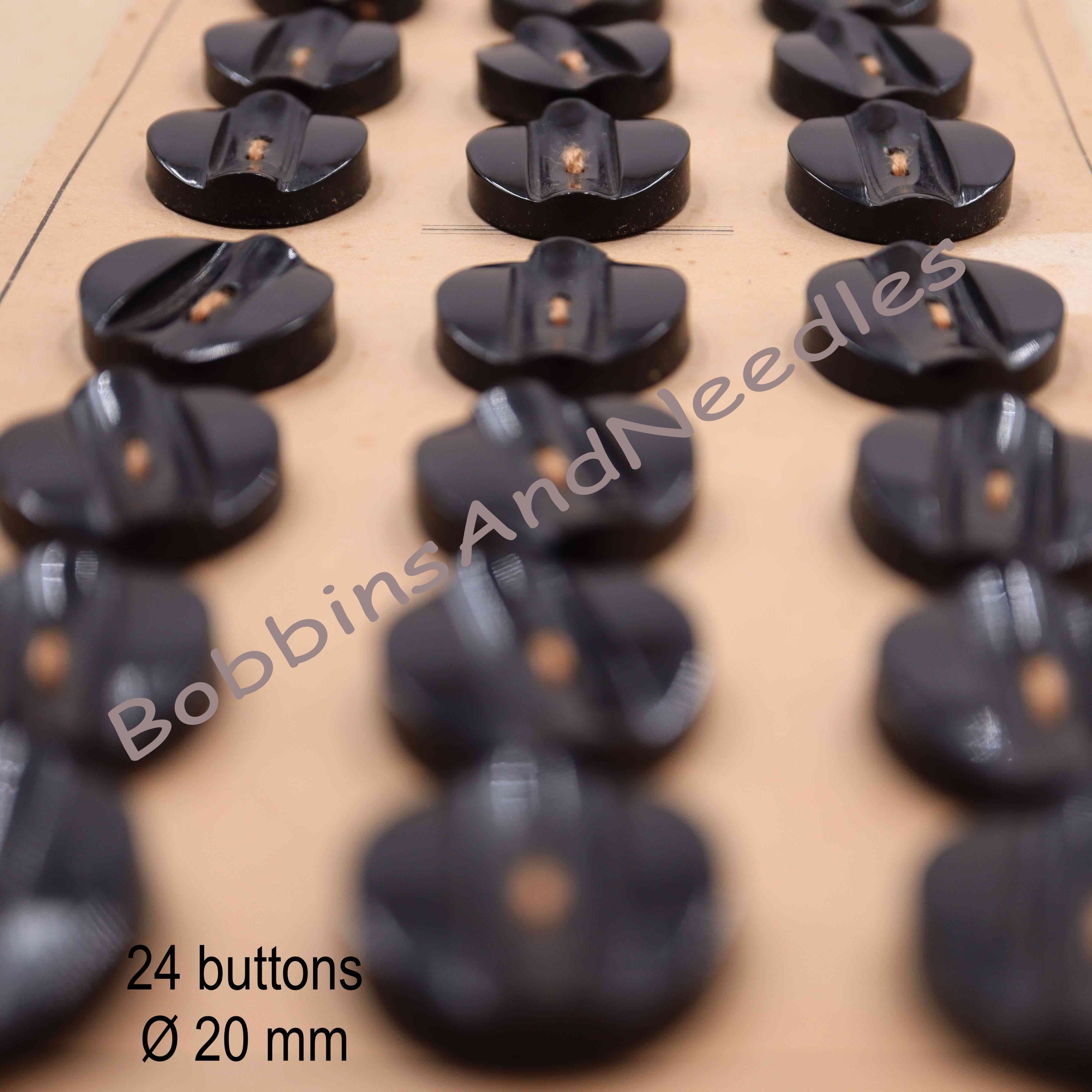 Card of 24 Vintage Couture Buttons Ø 20 mm Round Black