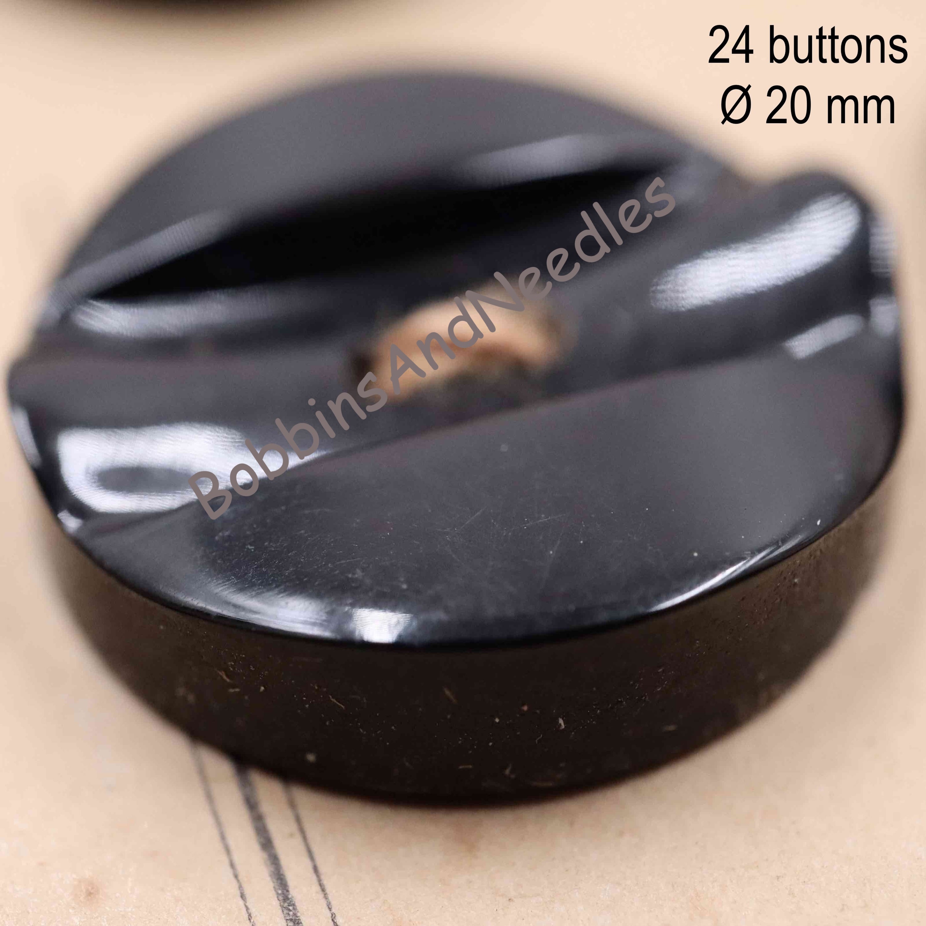 Card of 24 Vintage Couture Buttons Ø 20 mm Round Black