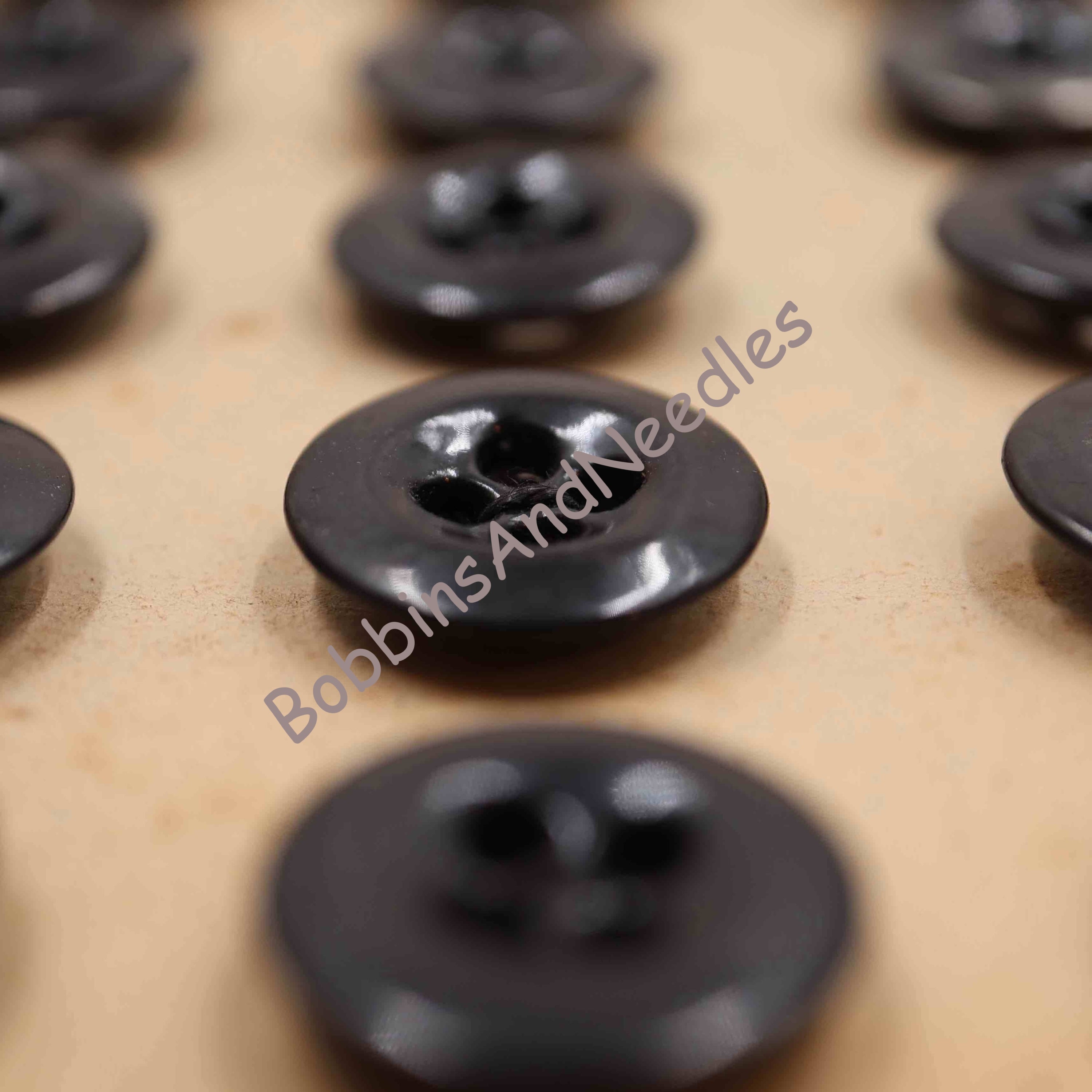 Card with 18 Buttons Ø 16 mm Bone Vintage Black Round