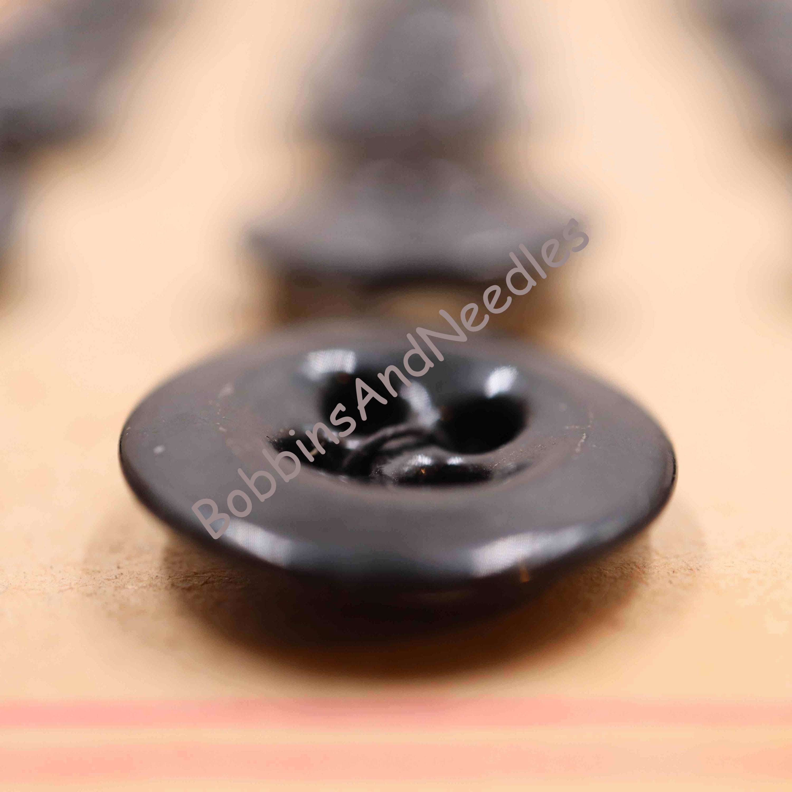 Card with 18 Buttons Ø 16 mm Bone Vintage Black Round