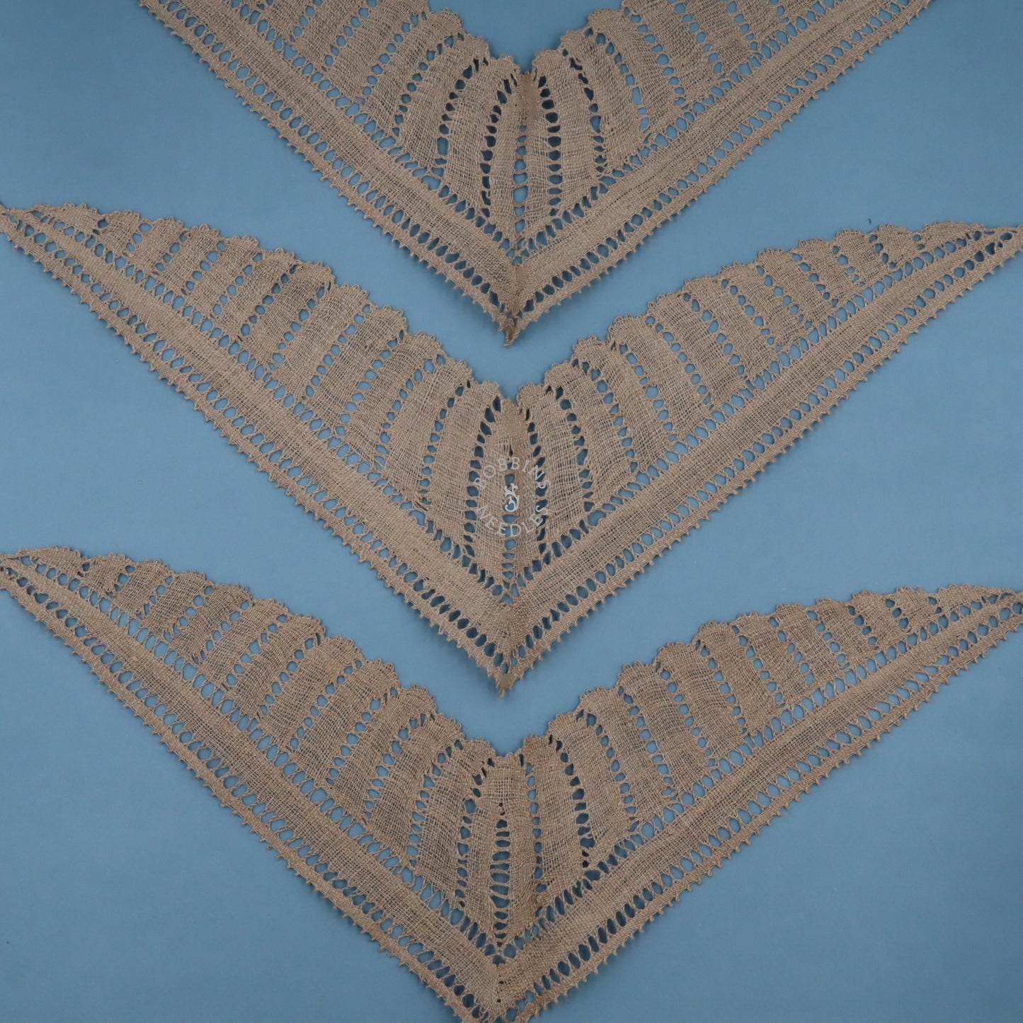 Set of 2 Handmade Linen Lace Corners – V-Shaped Inserts
