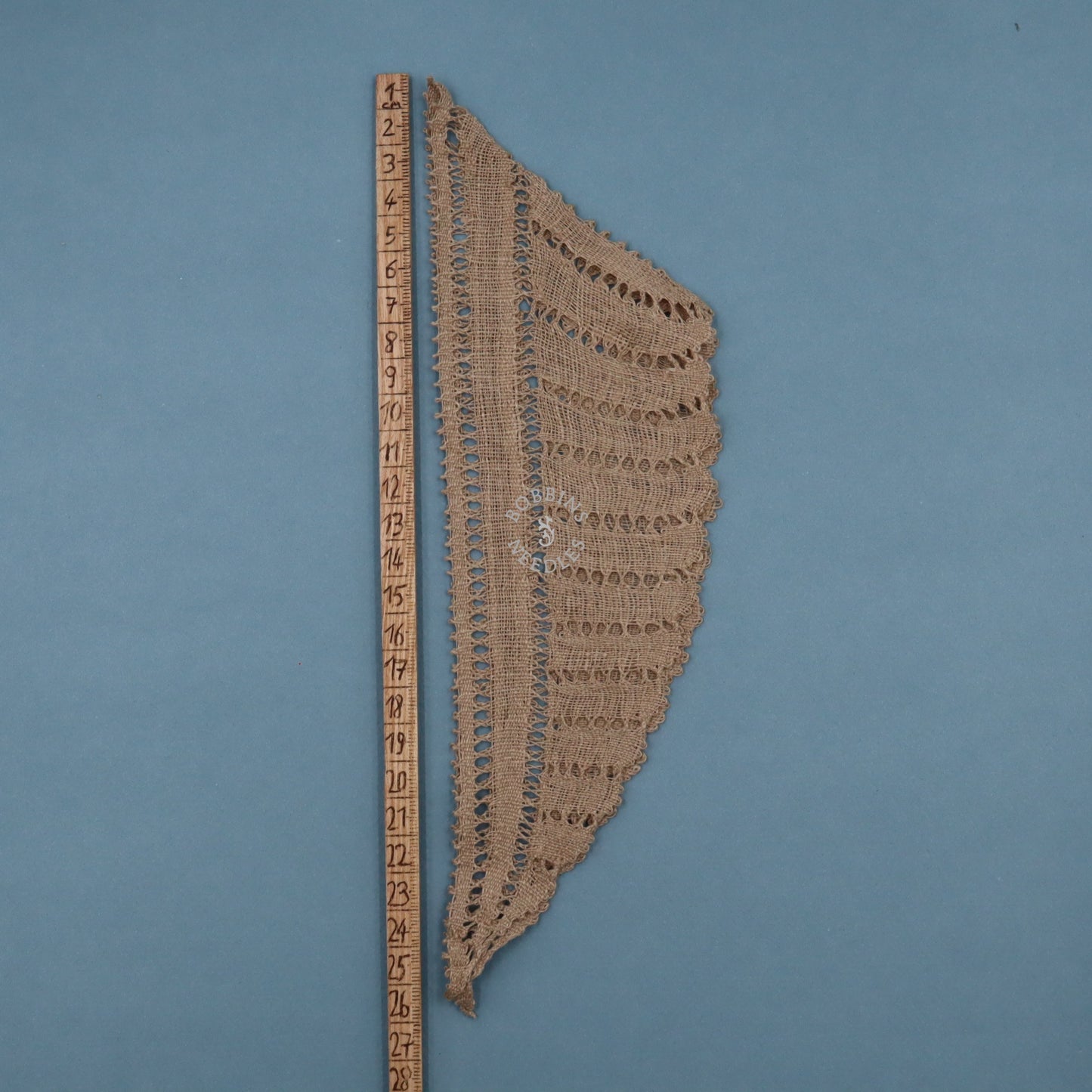 Set of 2 Handmade Linen Lace Corners – V-Shaped Inserts