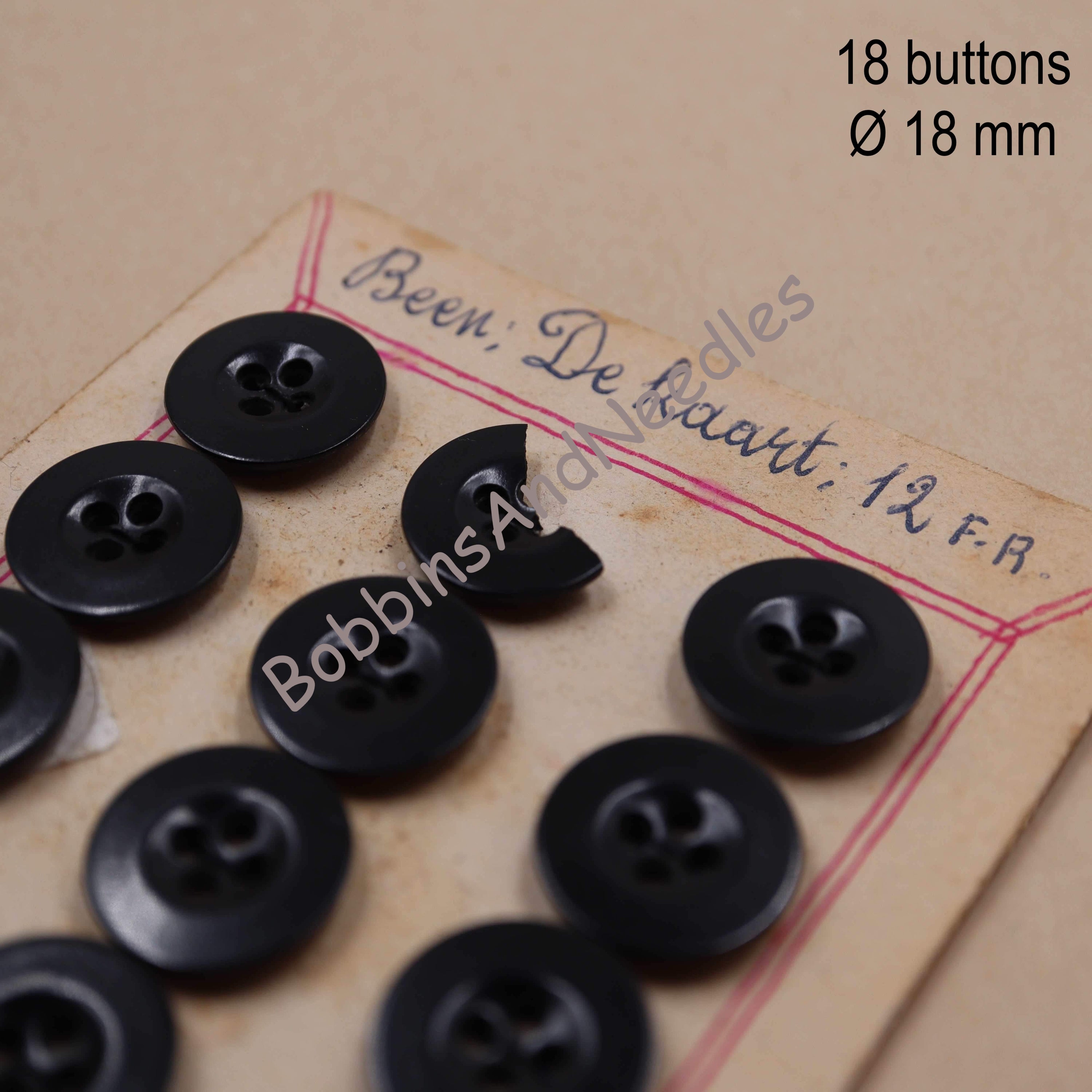 Vintage Card with 18 Bone Buttons Ø 18 mm Round Black