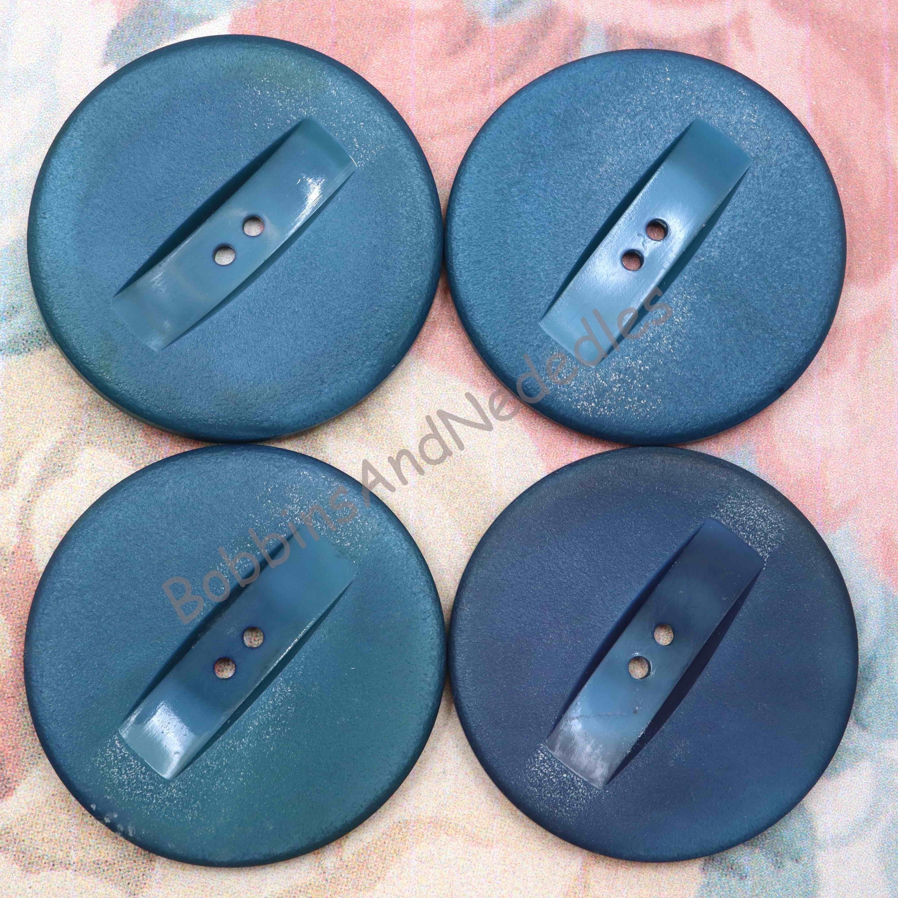 Set of 4 Galalith Couture Buttons Ø 40mm Teal Blue with Raised Texture