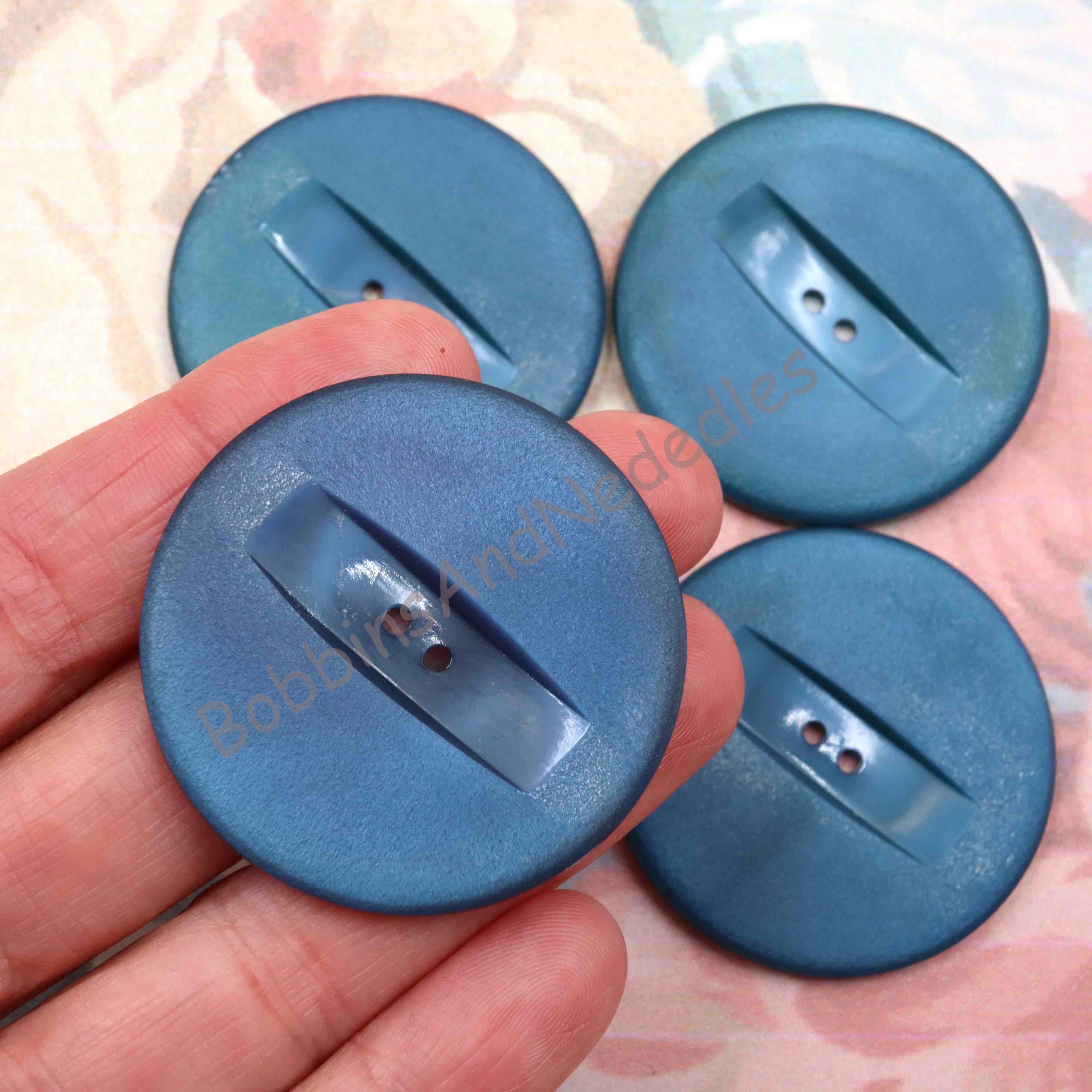 Set of 4 Galalith Couture Buttons Ø 40mm Teal Blue with Raised Texture