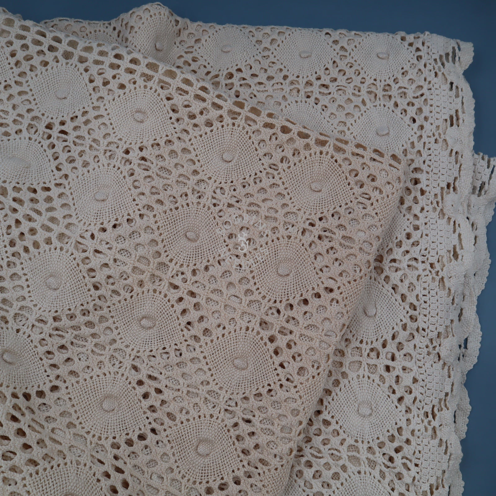 Antique Crochet Lace Bedspread 235x210 cm – Handmade Vintage Coverlet – Off White Lace Textile - Bobbins&Needles