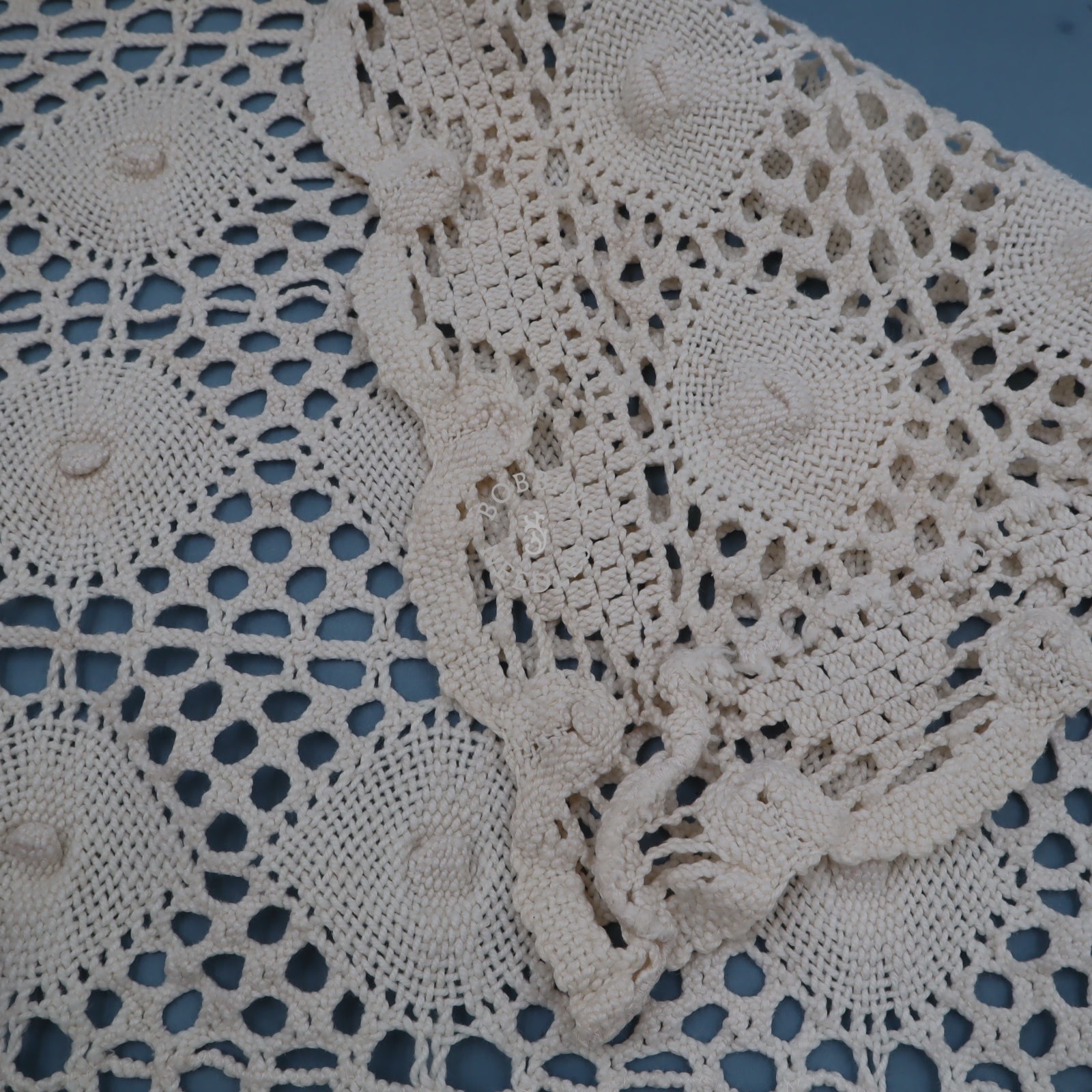 Antique Crochet Lace Bedspread 235x210 cm – Handmade Vintage Coverlet – Off White Lace Textile - Bobbins&Needles