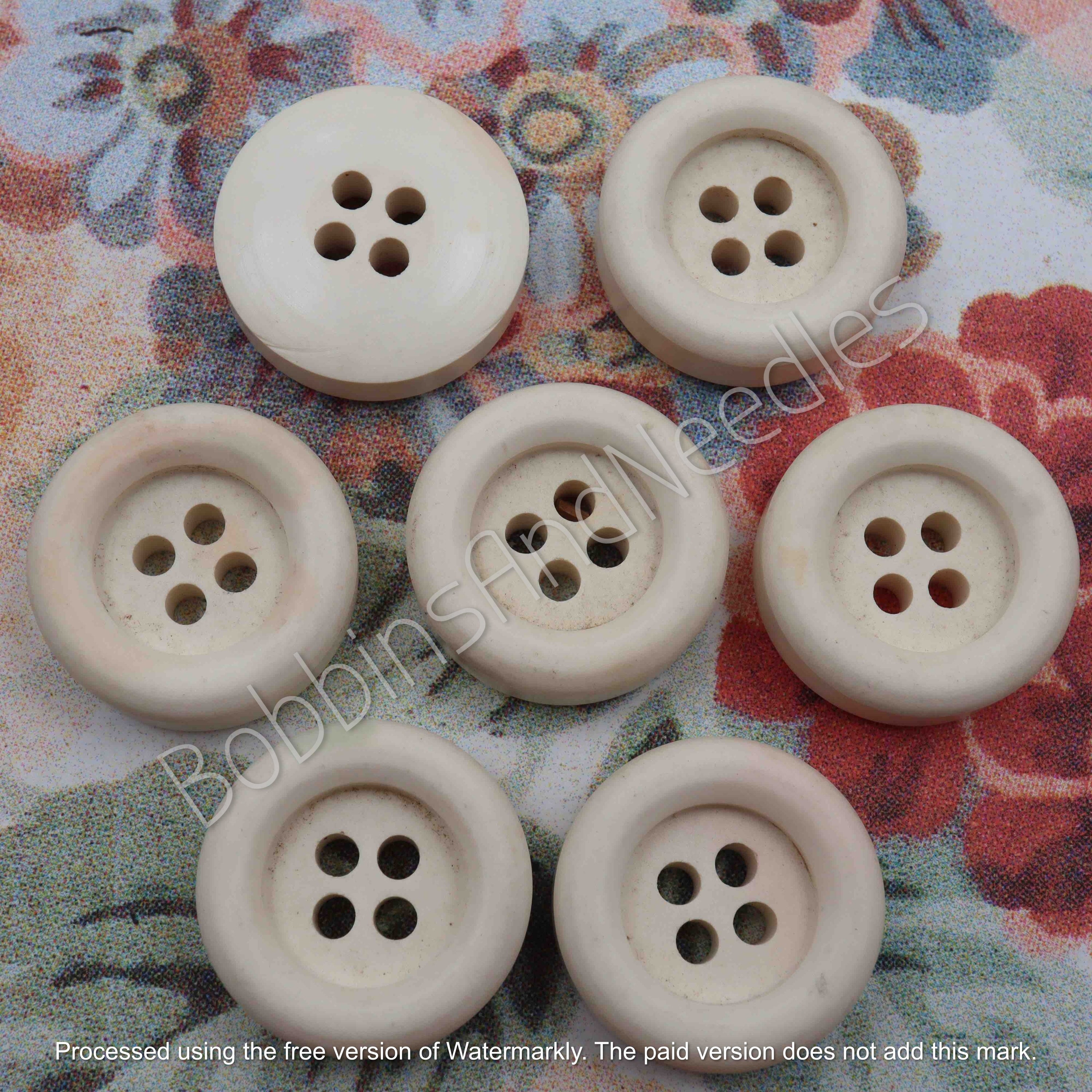 Set of 9 Vintage Galalith Buttons Ø 27mm Light Cream with Rim