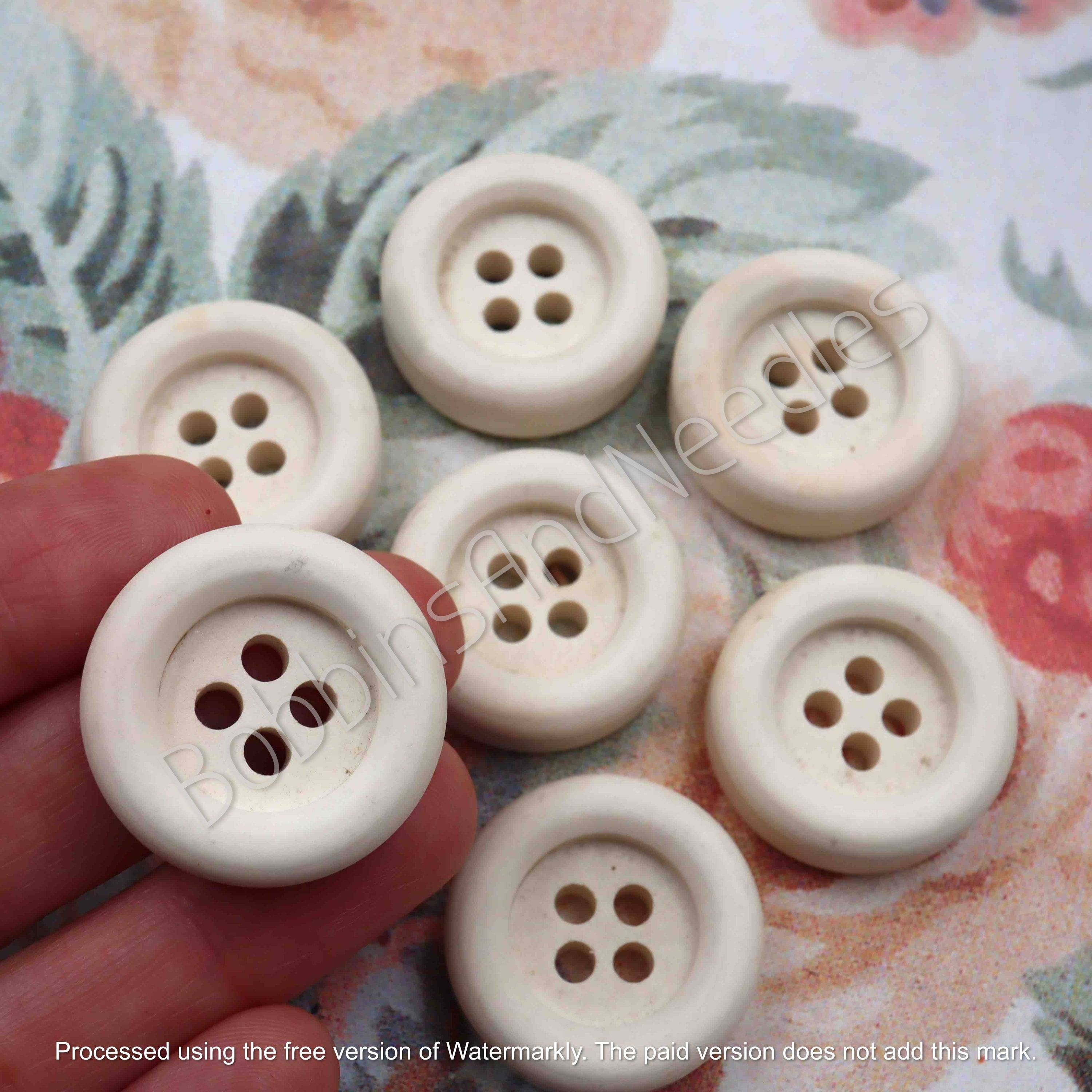 Set of 9 Vintage Galalith Buttons Ø 27mm Light Cream with Rim