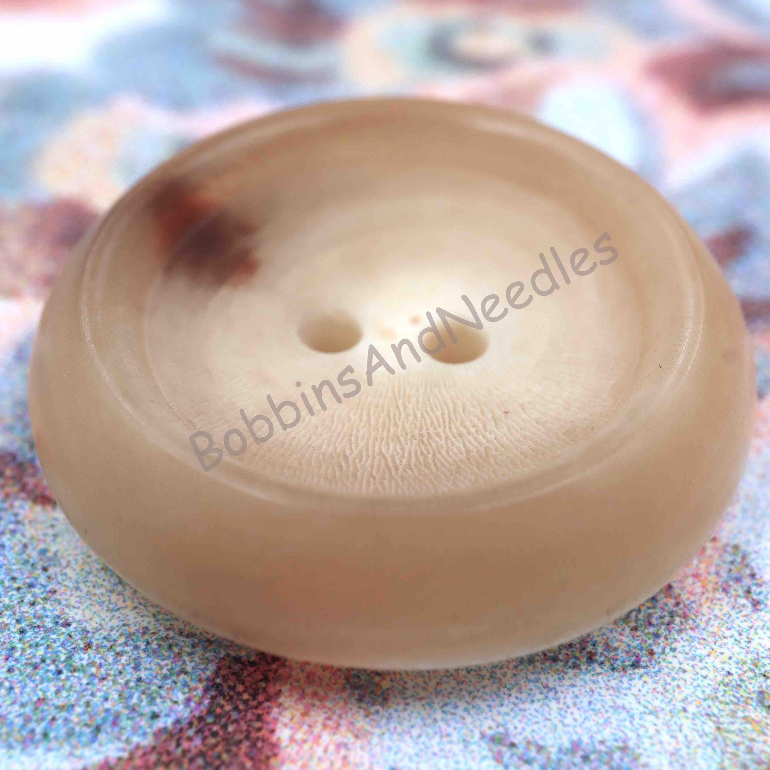 Set of 8 Vintage Mock Horn Button Ø 27 mm & Ø 25 mm in Caramel Tones