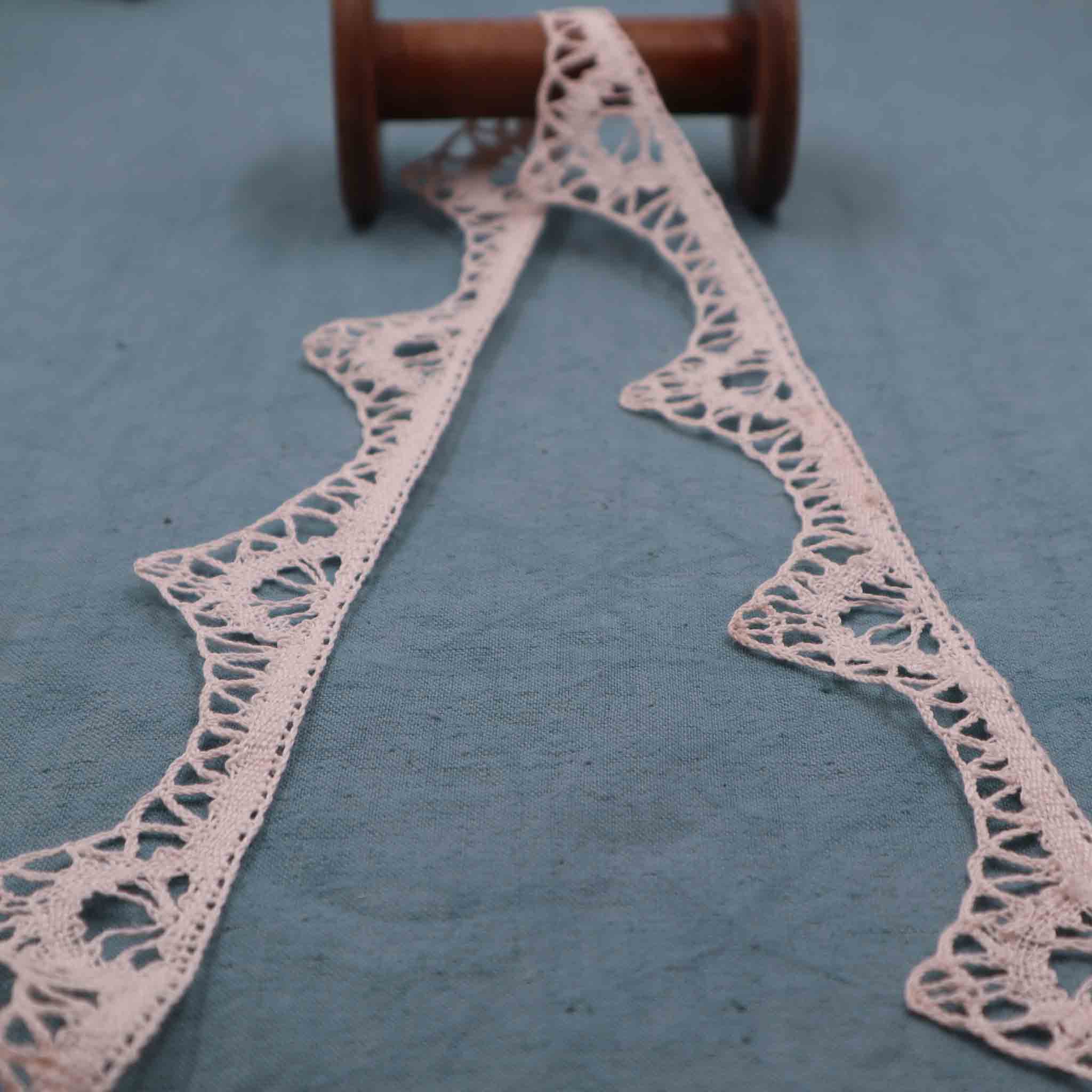 Handmade Linen Lace Trim - Bobbins&Needles